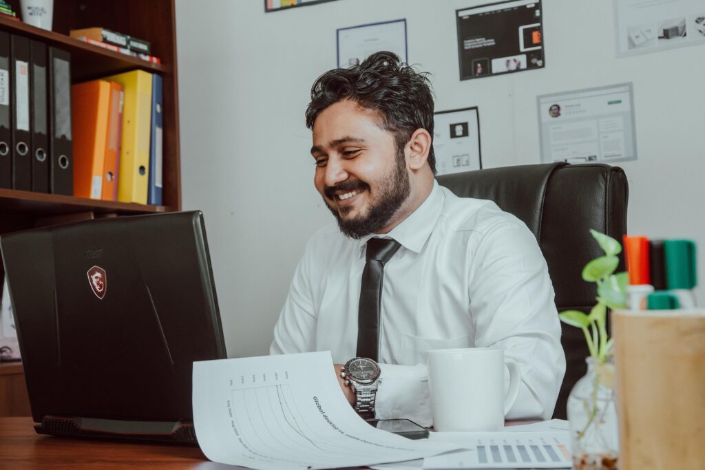 ChatGPT pour CEO : 10 prompts pour automatiser votre veille et vos emails