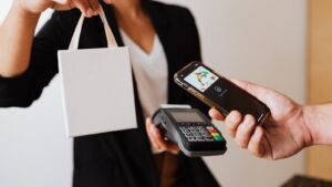 Paiement mobile sans contact, symbole des fintechs africaines comme Chipper Cash